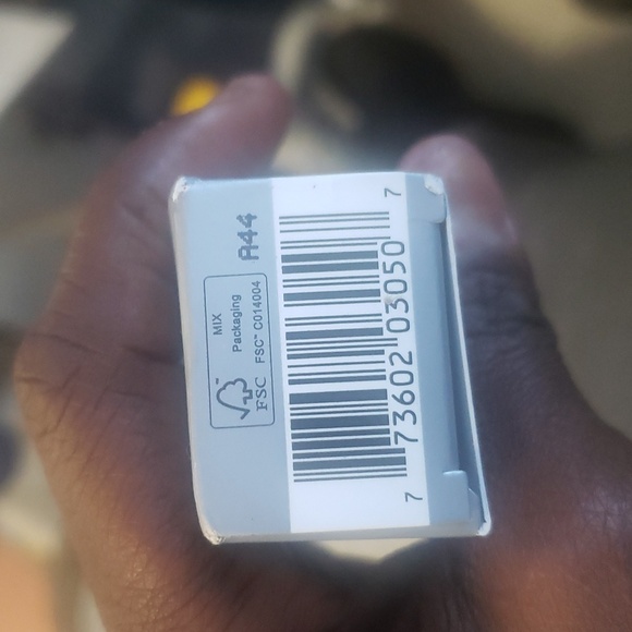 Cosmetic - Picture 4 of 4